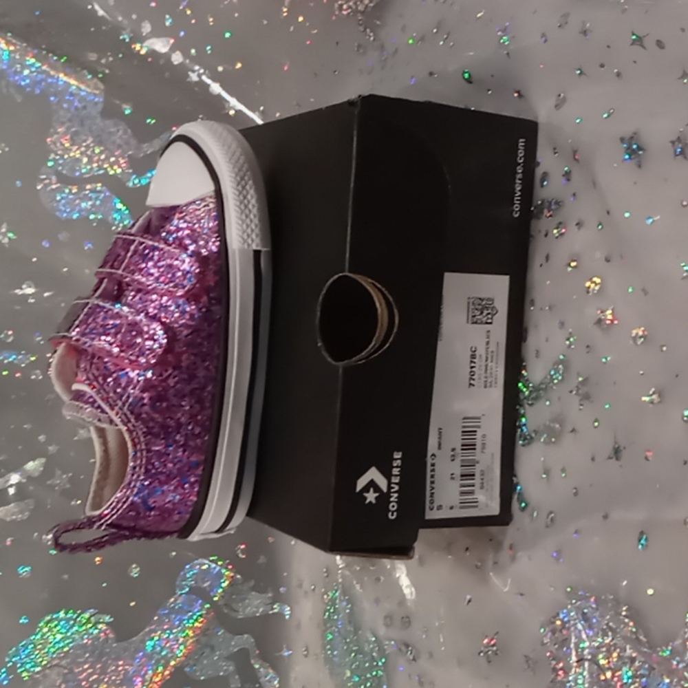 Converse (Infant) Size 5 Bold pink/White/Black (pink, blue, and red glitter)